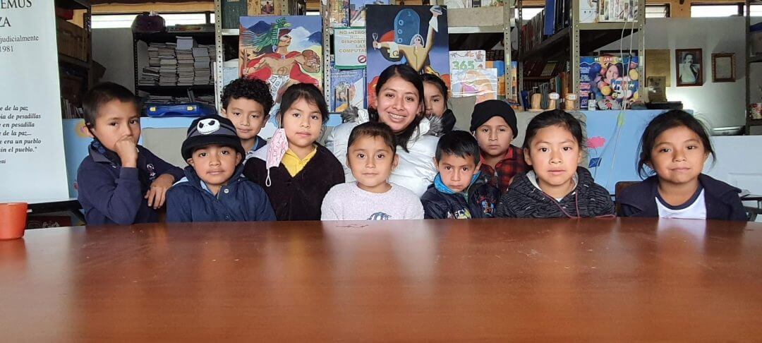 Grupo de niños de primero primaria de "Nuestra Escuela".